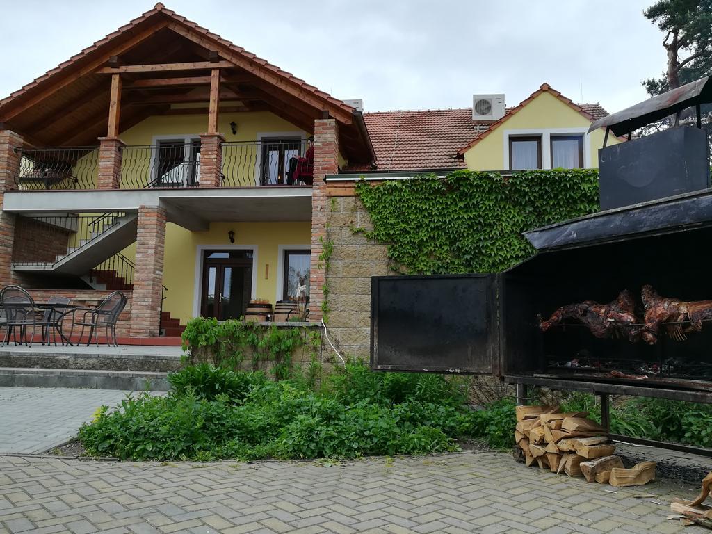 Penzion Siesta Valtice Dış mekan fotoğraf